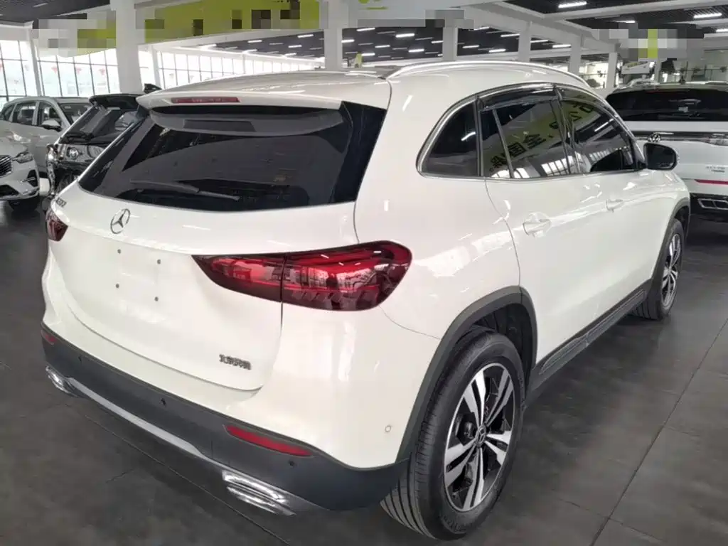 Mercedes-Benz GLA 2025 2024 GLA 200