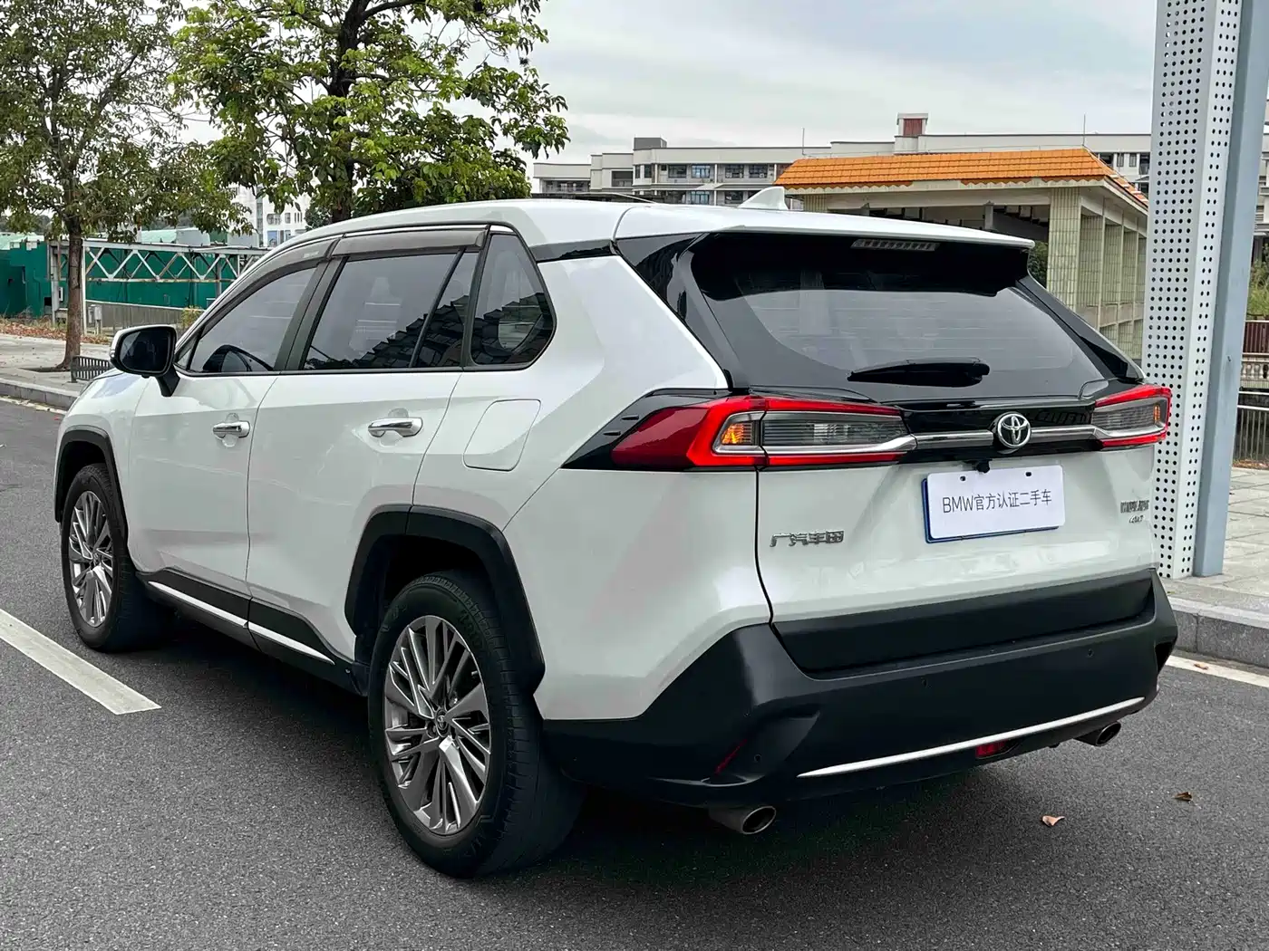 Toyota Wildlander 2020 2020 2.0L CVT AWD Premium Edition