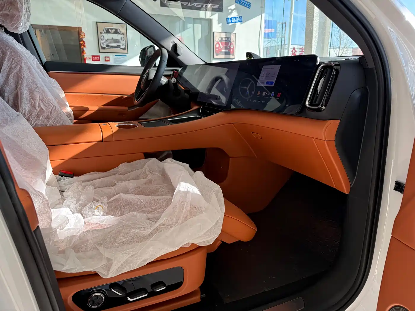 AITO Wenjie AITO M8 2025 Pure Electric Max+ 6-seater AWD фото 13