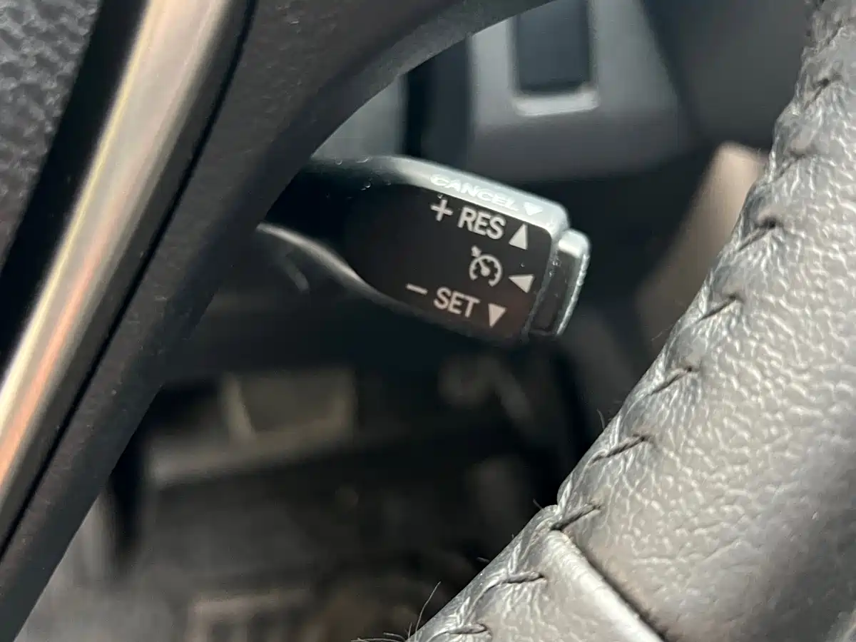 Toyota RAV4 Rongfang 2015 2.0L CVT 4WD Pioneer Edition фото 19