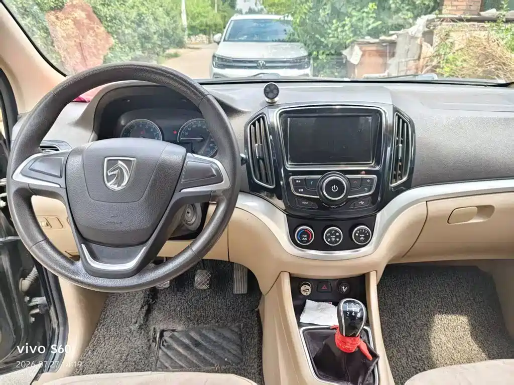 Baojun 730 2015 2014 1.5L Manual Comfort 7-seater
