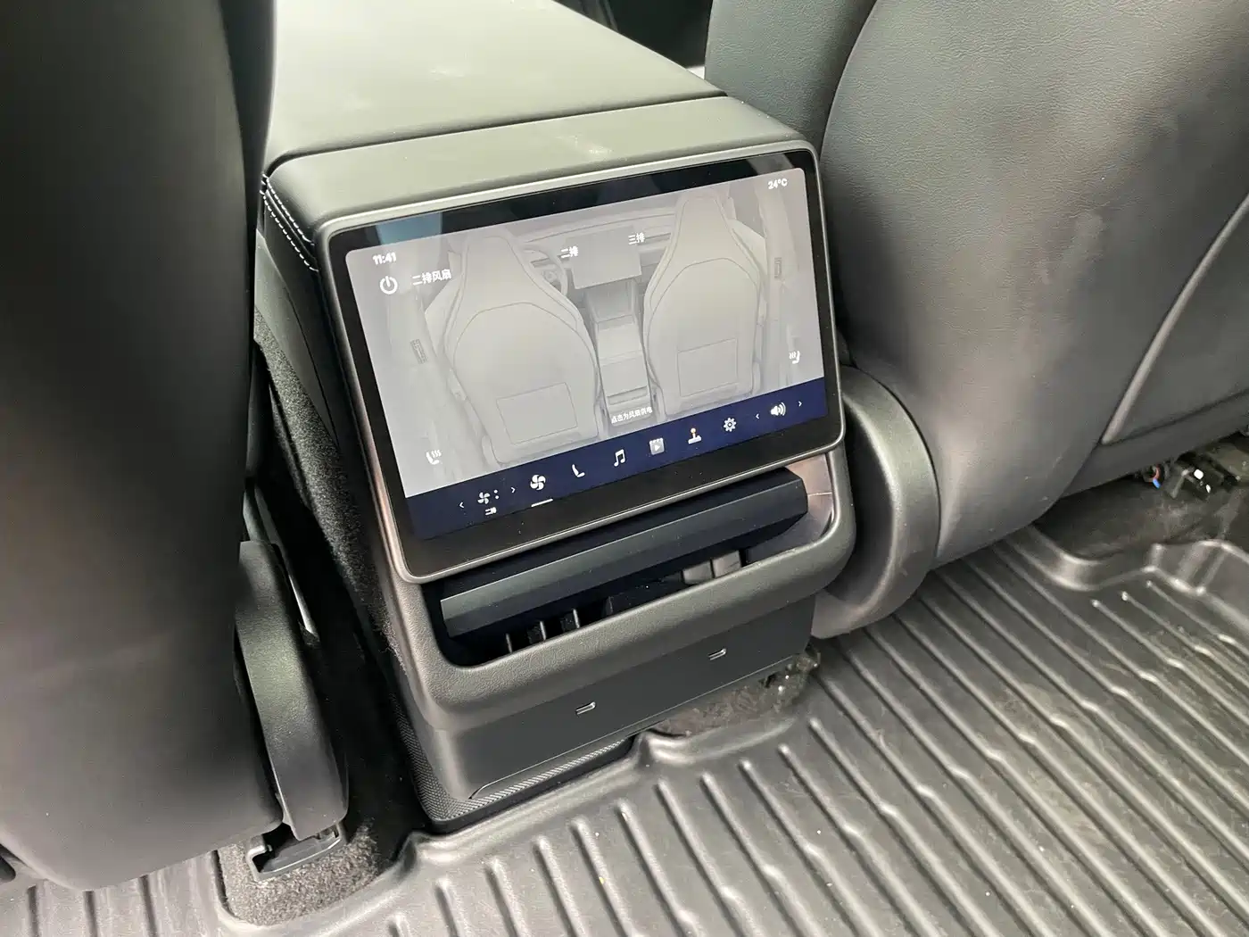 Tesla Model Y L 2025 2025 Facelift Long Range AWD