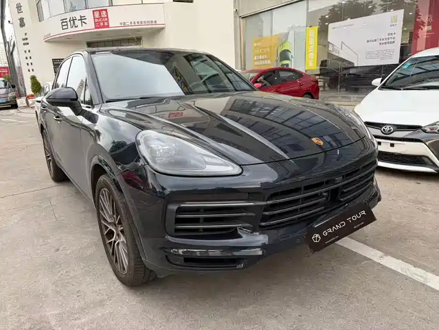 Porsche Cayenne 2023