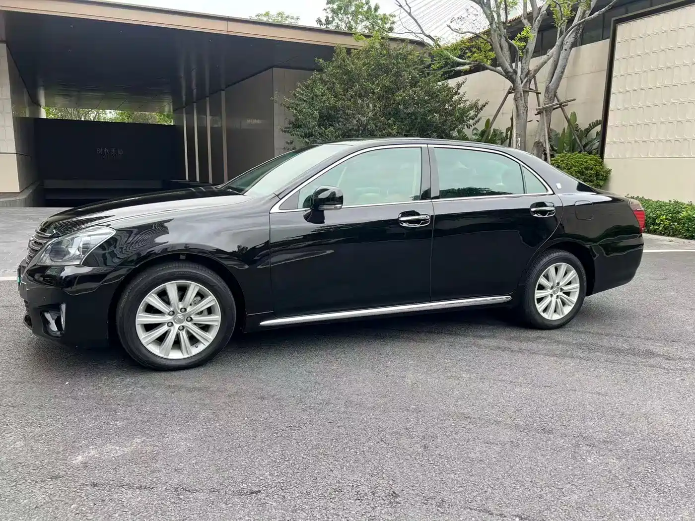 Toyota Crown 2012 2.5L Royal Leather Edition фото 11