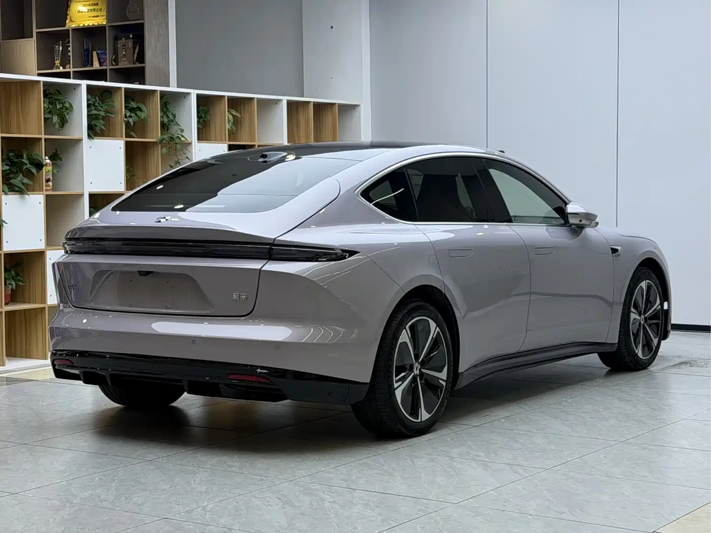2025 NIO ET5
