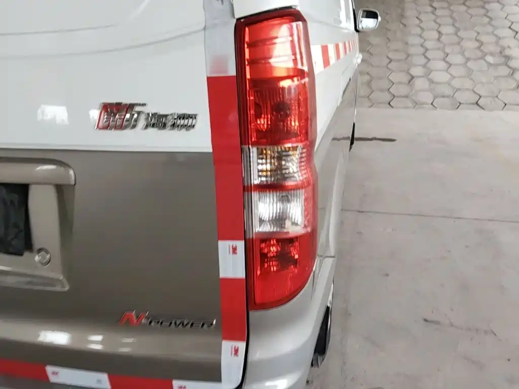 Jinbei New Hiace X30L 2022 2021 1.5L Fortune Non-AC Version Van China VI SWC15M