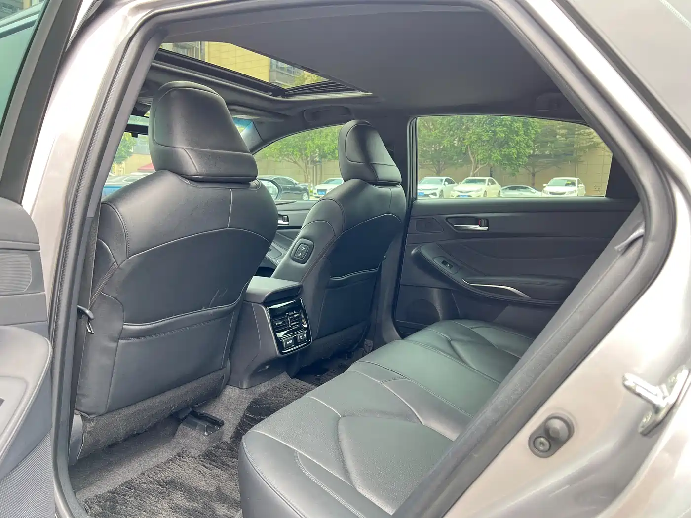 Toyota Avalon 2019 2.0L XLE Premium Edition (China VI) фото 13
