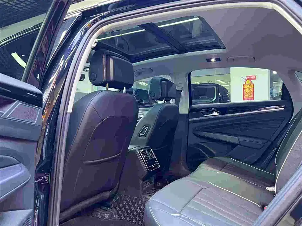 Volkswagen Passat 2024 330TSI Starlight Elite Edition фото 9