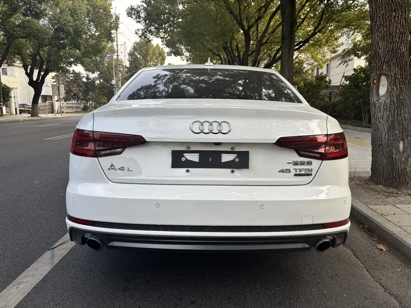 Фото 10 - Audi A4L