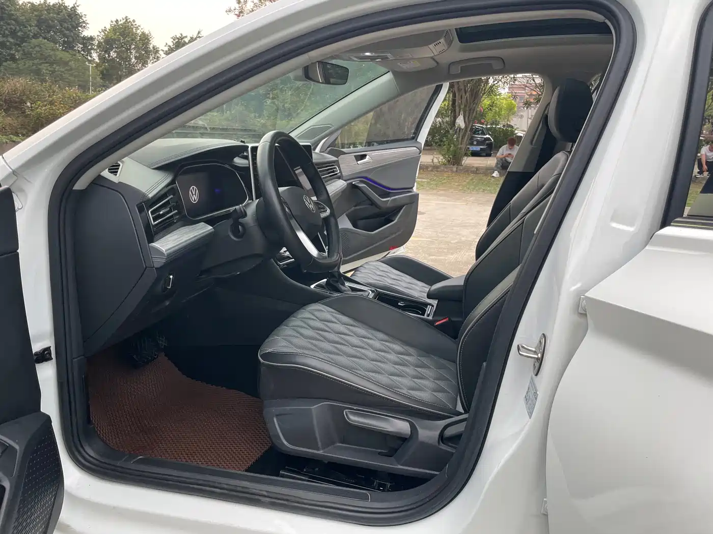 Volkswagen Sagitar 2023 Model Year 200TSI DSG Surpass Edition фото 8