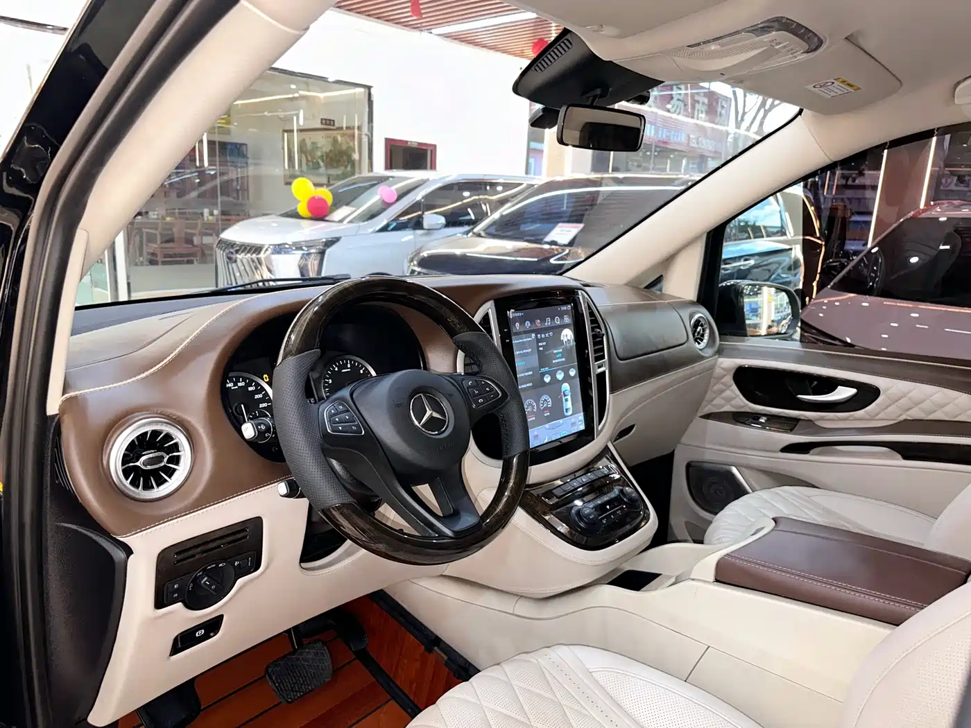 Mercedes-Benz Vito 2018 2.0T Business Edition China VI фото 7