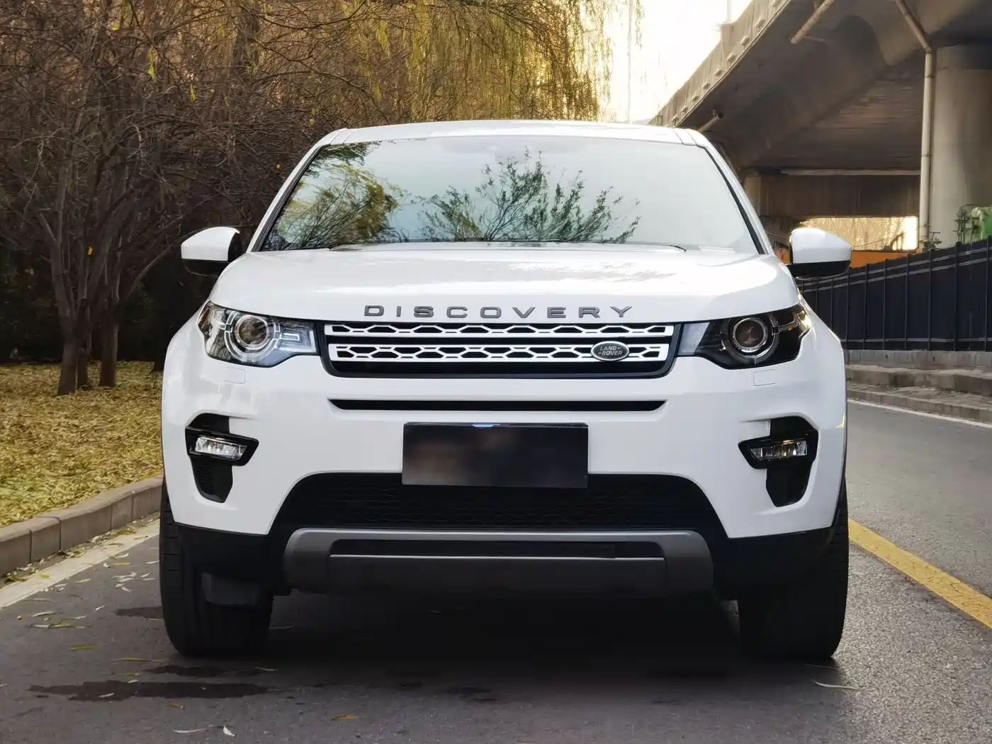 Land Rover Discovery Sport 2018 240PS HSE Edition фото 2