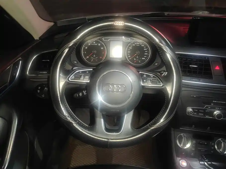 Audi Q3 (Import) 2013 2012 35 TFSI quattro Comfort