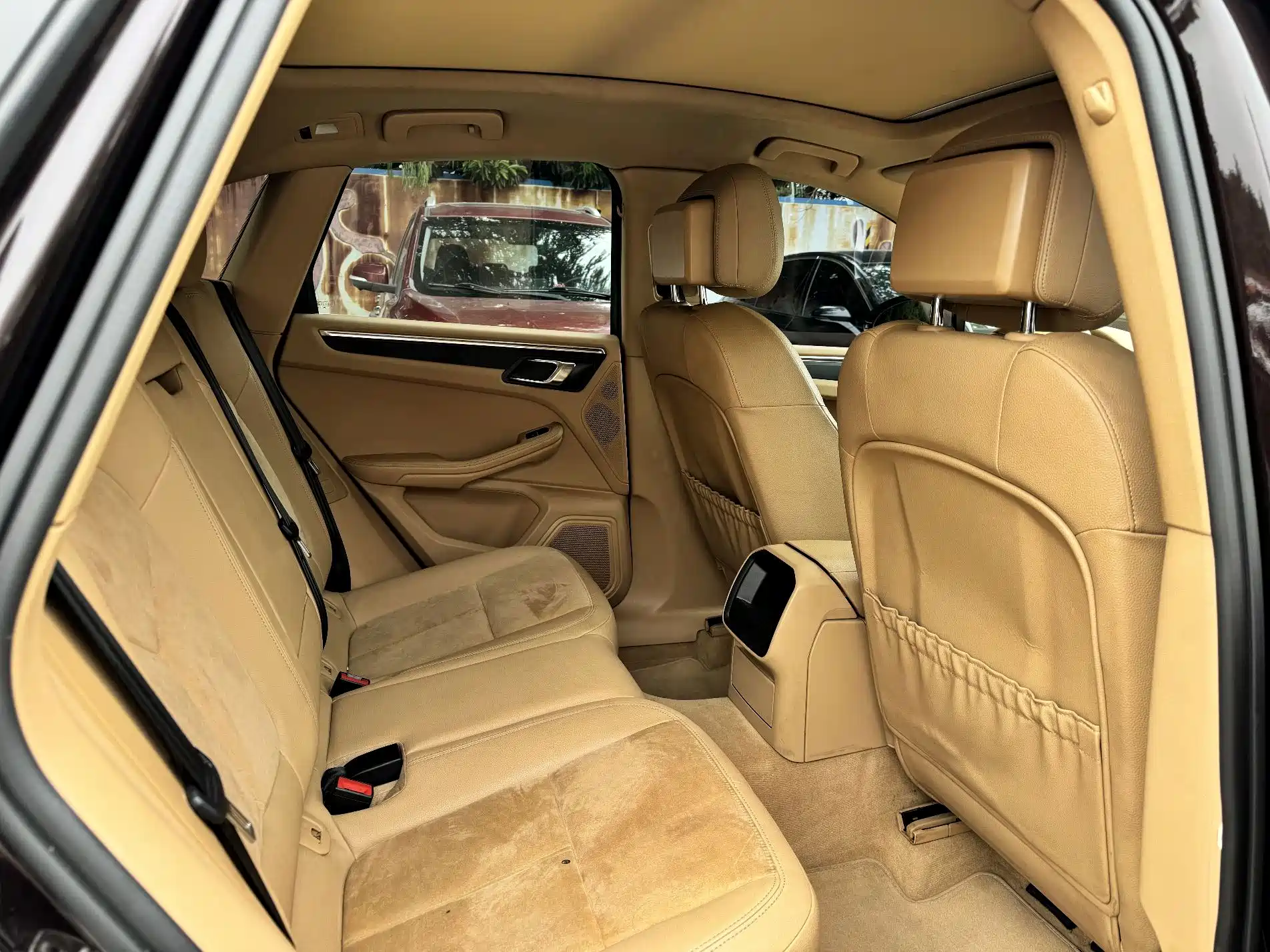 Photo 4 - Porsche Macan