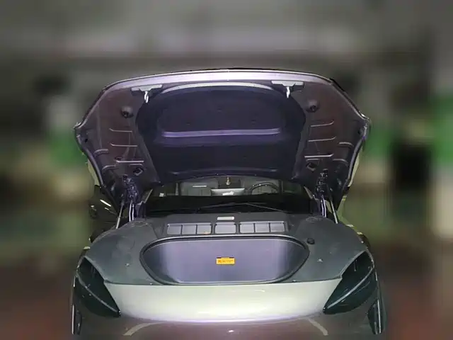 Xiaomi Auto Xiaomi YU7 2025 Extended Range RWD Edition — фото 3