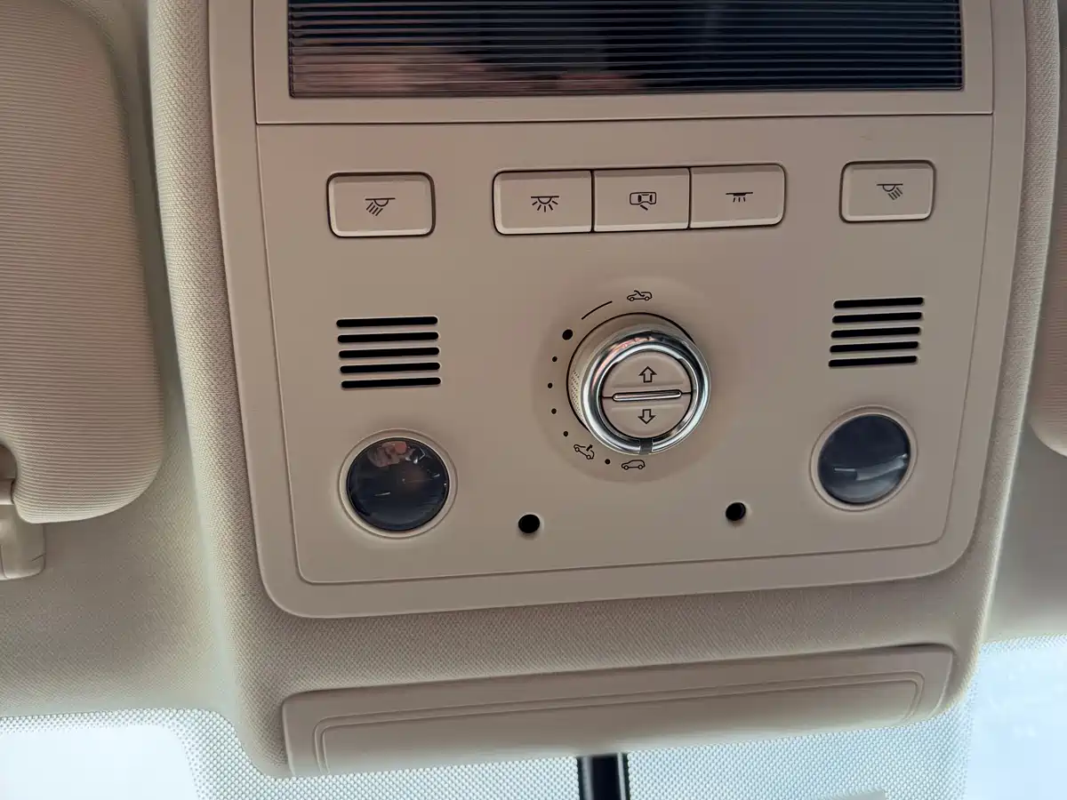 Фото 30 - Volkswagen Touareg