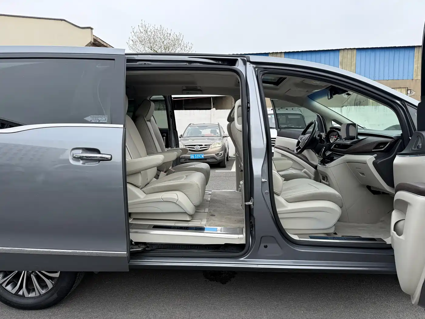 Buick GL8 2021 Land Business Class 652T Luxury фото 5