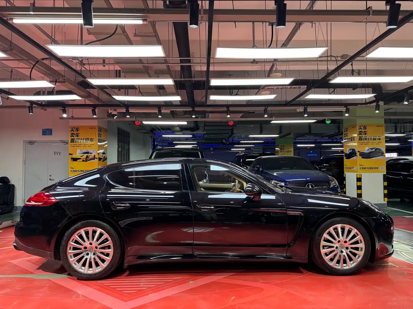 Porsche Panamera 2014 Panamera 4 3.0T фото 4