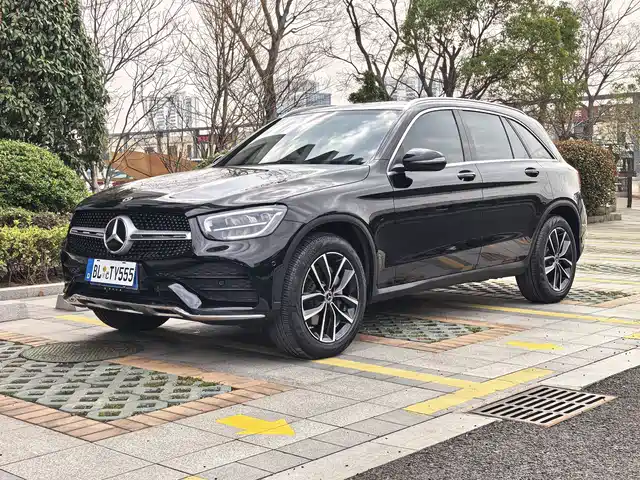 MERCEDES-BENZ GLC