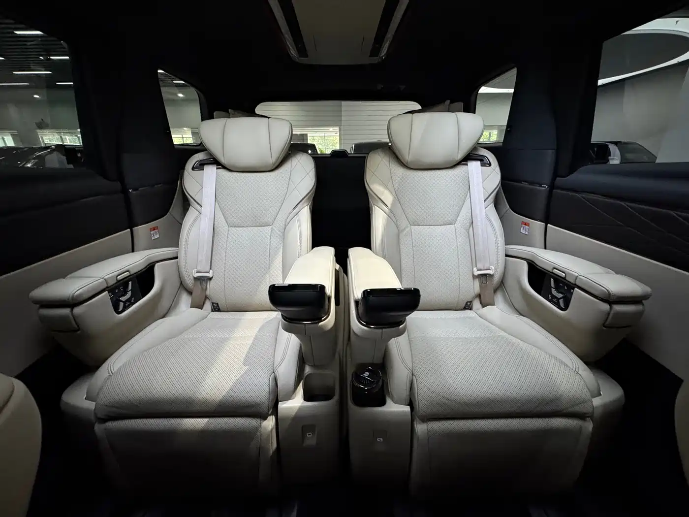 Toyota Alphard 2025 2024 Hybrid 2.5L Ultimate Enjoyment Edition