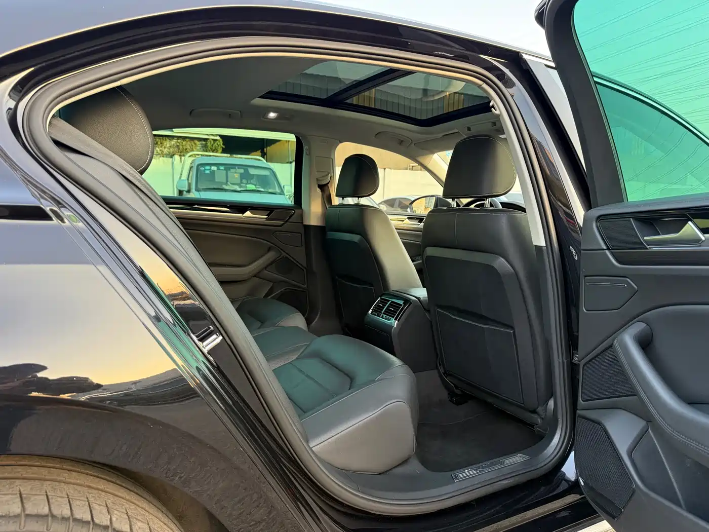 Volkswagen Phideon 2019 380TSI 2WD Business Edition China V фото 22