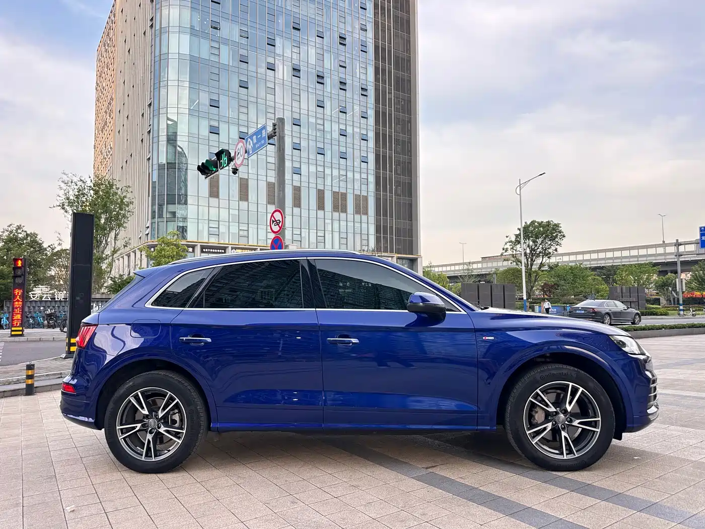 Audi Q5L 2020 40 TFSI Prestige Fashion фото 4