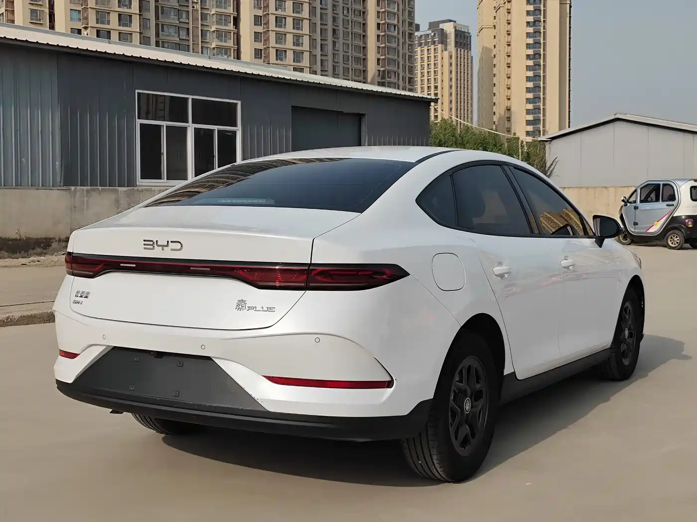 BYD Qin PLUS 2025 DM-i Smart Drive 55KM Leader фото 2