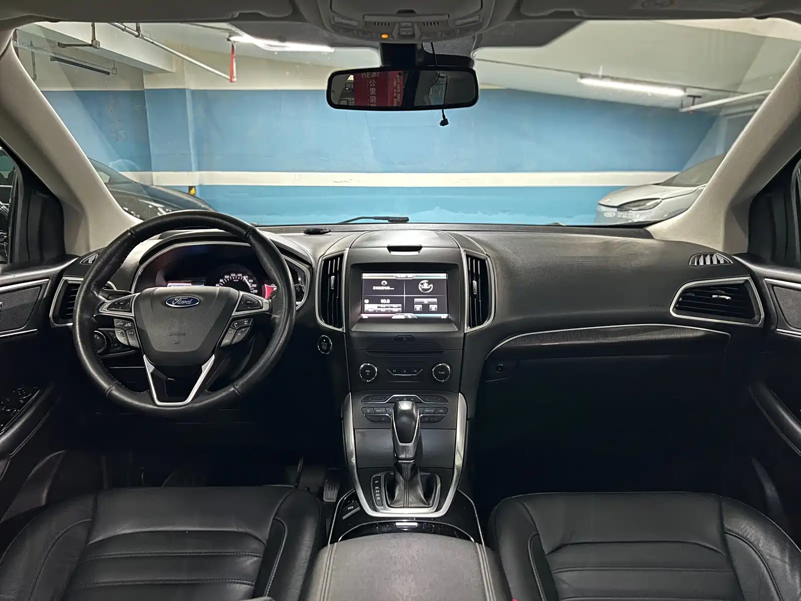 Фото 10 - Ford Edge
