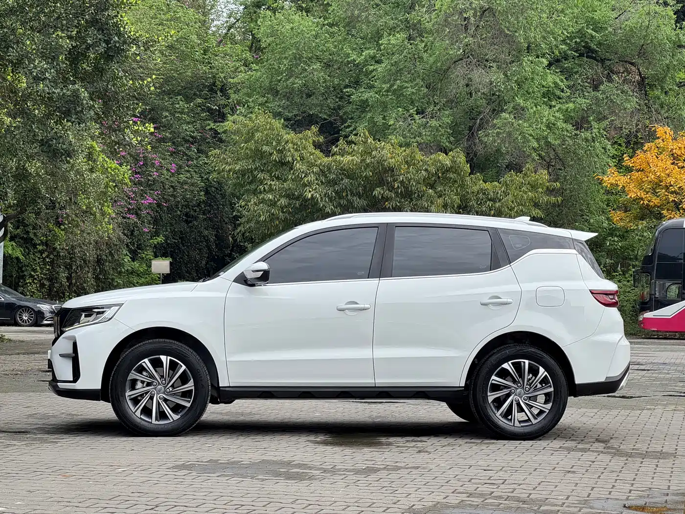 GEELY AUTOMOBILE VISION X6