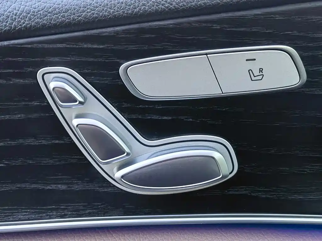 Mercedes-Benz E-Class 2021 E 260 L Sport фото 34