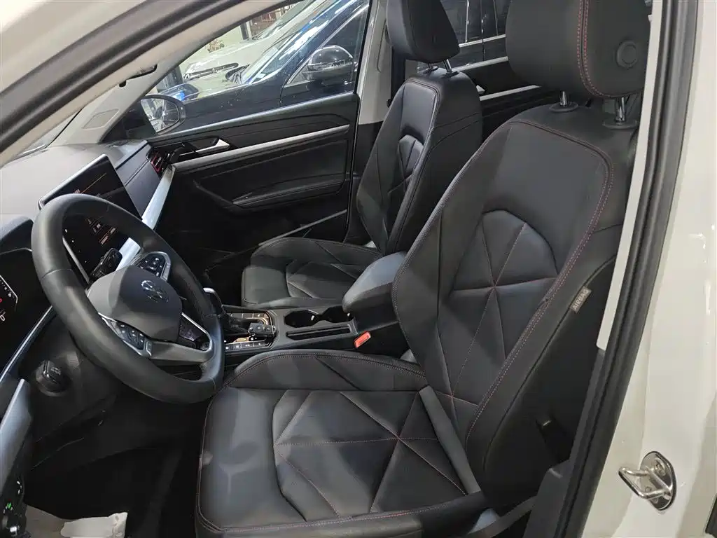 Volkswagen Lavida 2024 Model 300TSI DSG Starlight Leading Edition фото 15
