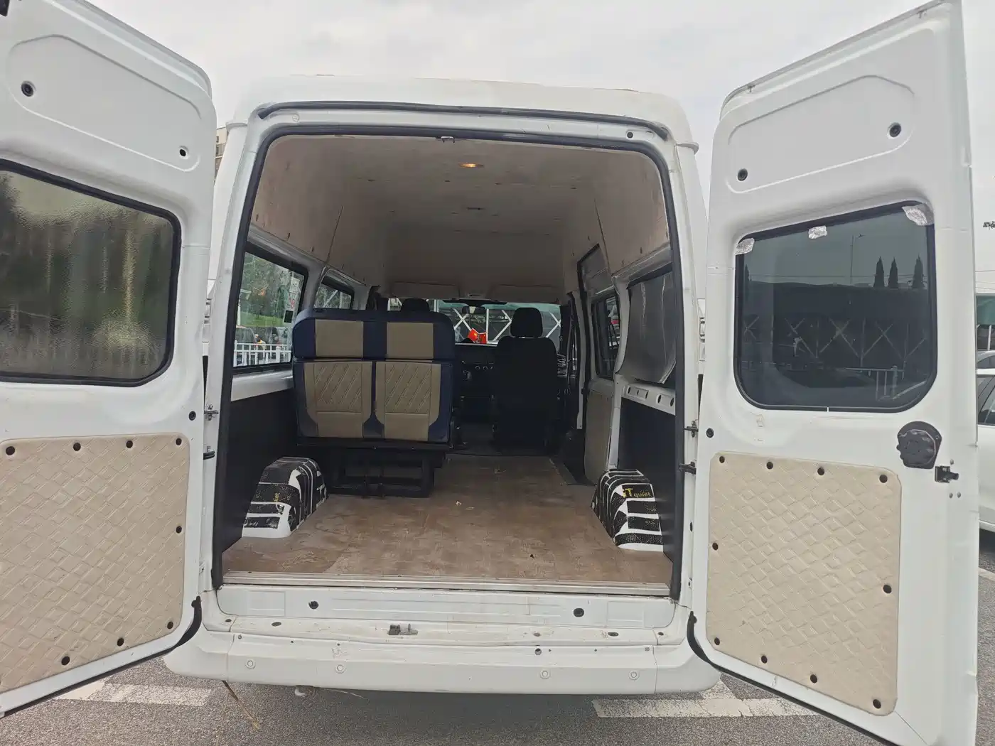 Jiangling JMC Fushun 2024 2023 2.0T Manual Medium Wheelbase Medium Roof Commercial Multi-Purpose Vehicle 6-Seater