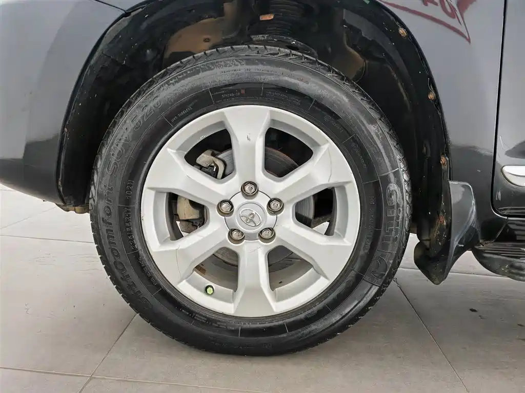 Photo 17 - Toyota RAV4 Rongfang