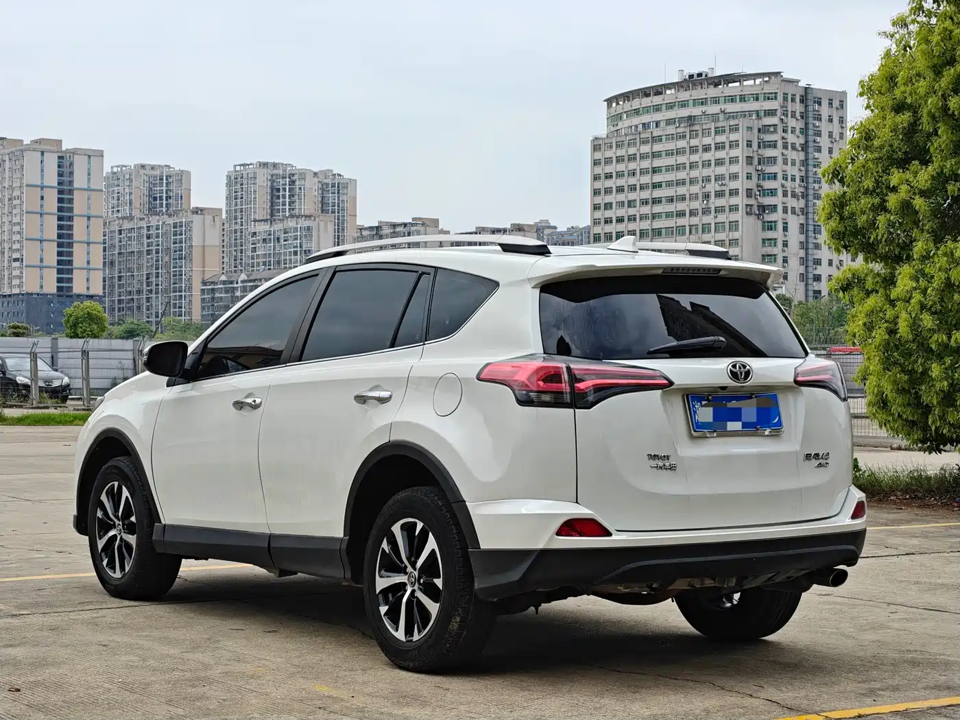 Toyota RAV4 Rongfang 2016 2.0L CVT 2WD Comfort (China V) фото 4