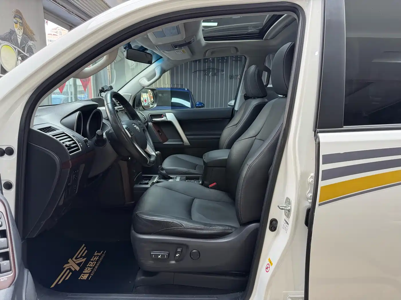 Toyota Prado 2014 4.0L Automatic TX-L фото 10
