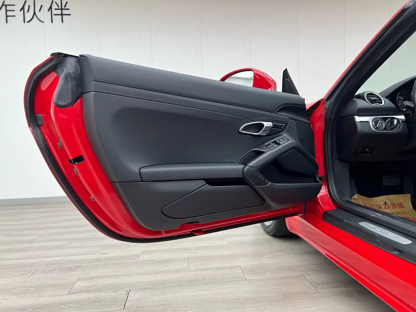 Porsche 718 2018 Boxster 2.0T фото 10