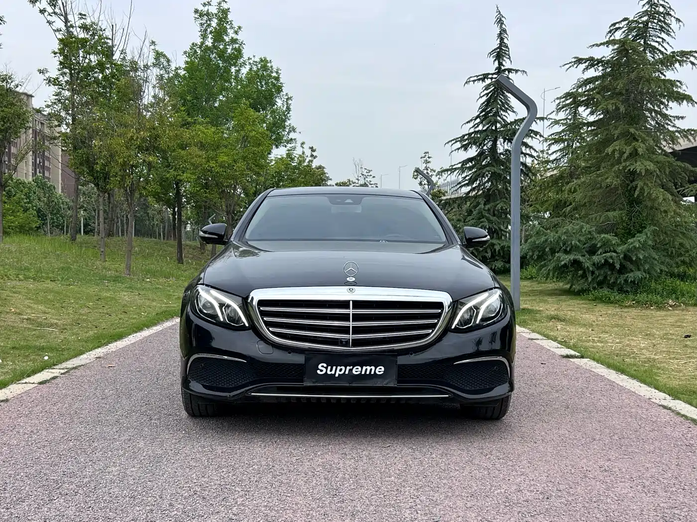 Mercedes-Benz E-Class 2017 E 300 L Luxury фото 2