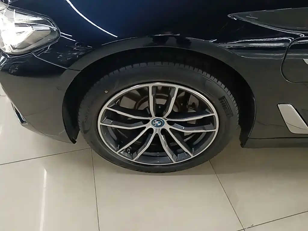 BMW 5 Series New Energy 2023 2022 Facelift 535Le M Sport Package