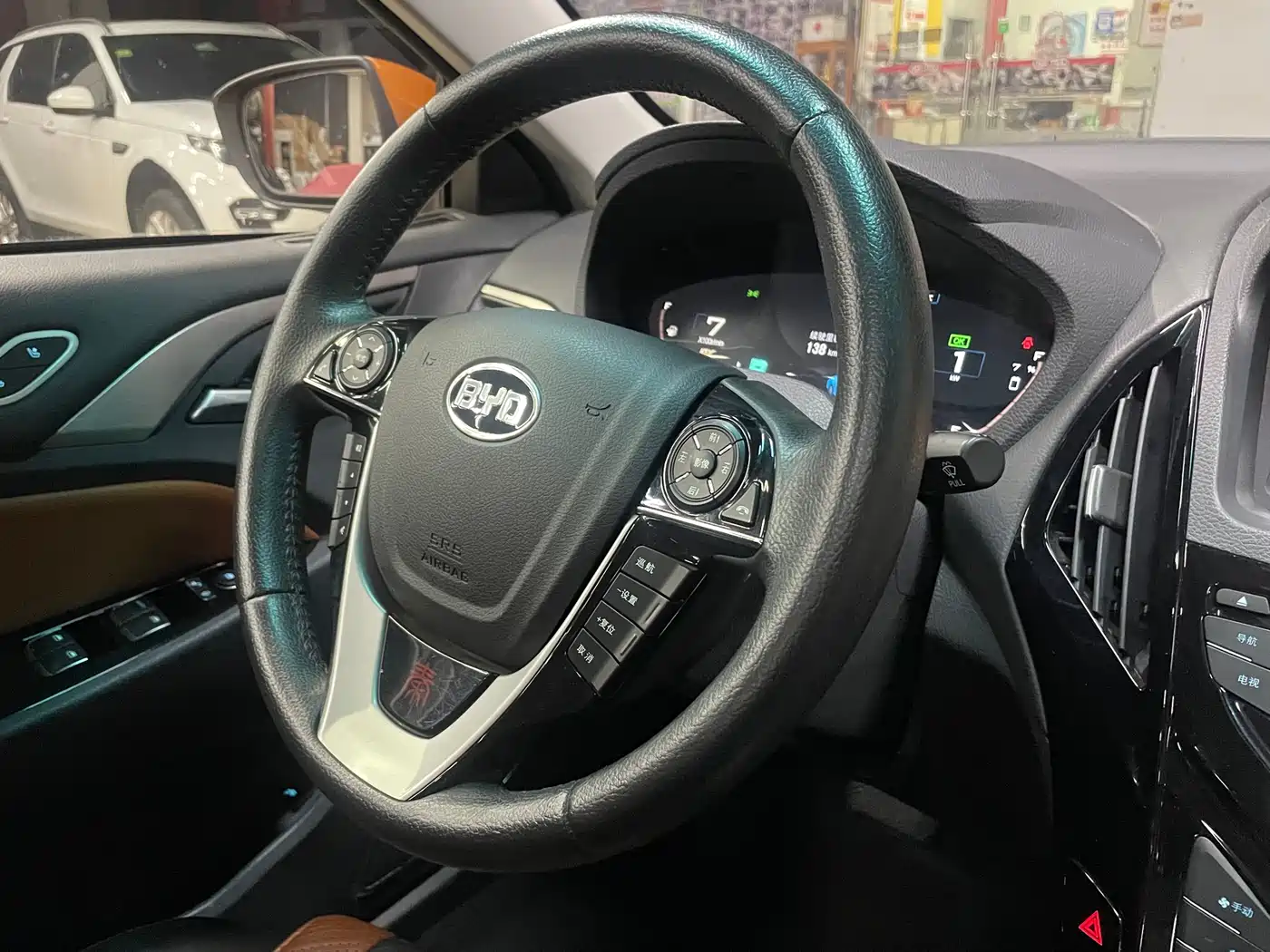 BYD Qin New Energy 2015 1.5T Double Champion Flagship Plus фото 19