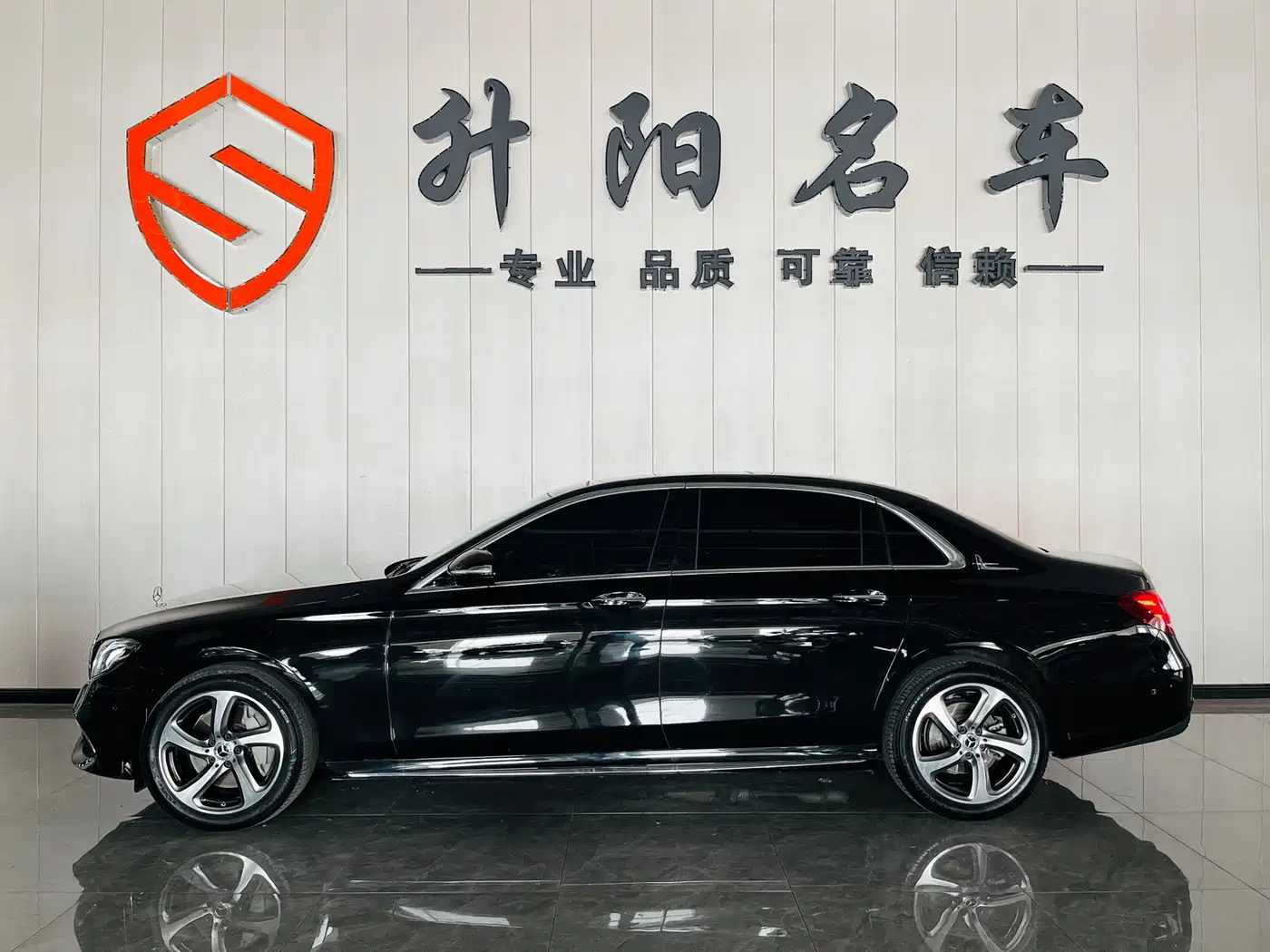 Mercedes-Benz E-Class 2019 E 300 L Sport Fashion фото 3