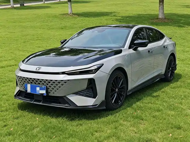 Changan UNI-V 2023 1.5T Sport Edition
