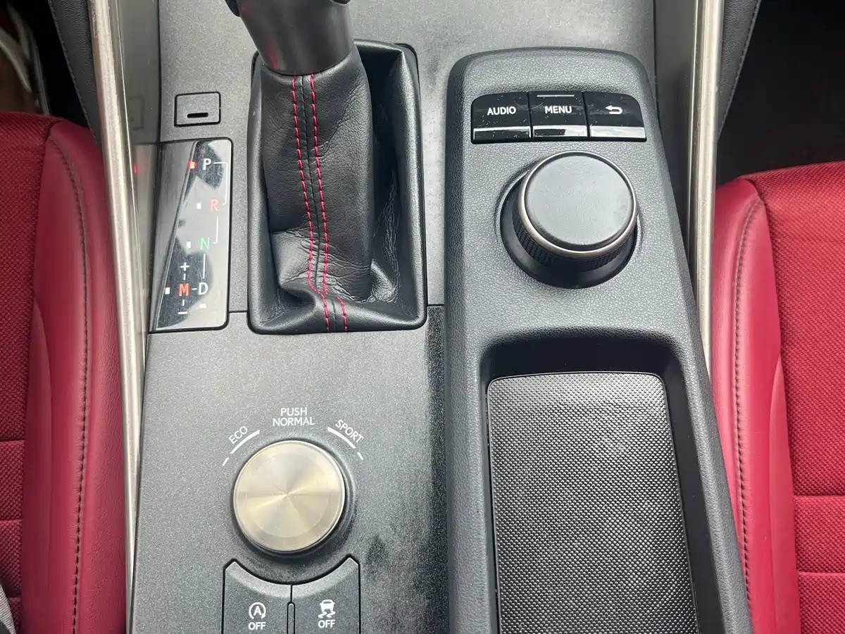Lexus IS 2019 2017 300 F SPORT