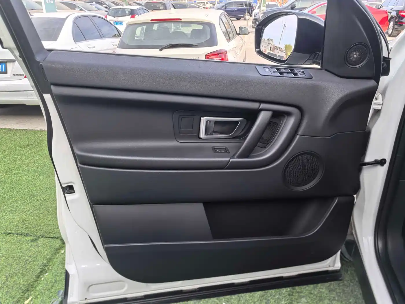 Land Rover Discovery Sport 2018 240PS PURE Edition фото 5