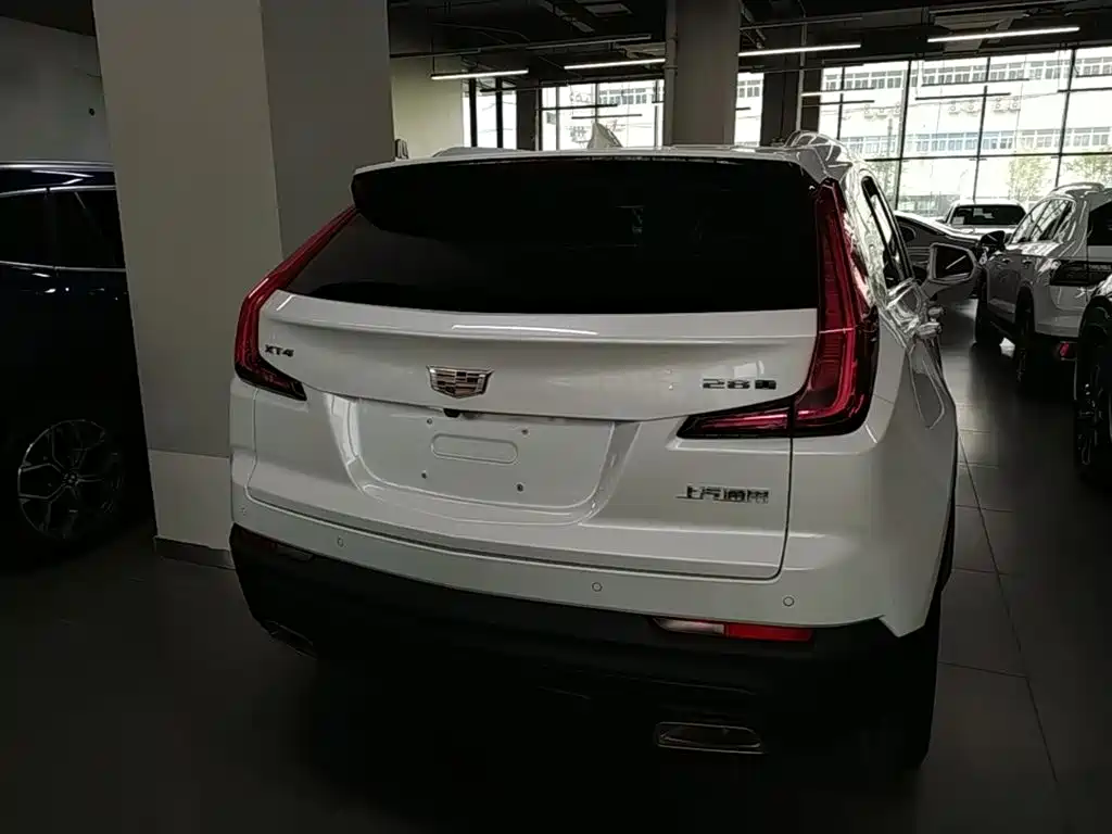 Cadillac XT4 2021 28T FWD Technology Edition фото 6