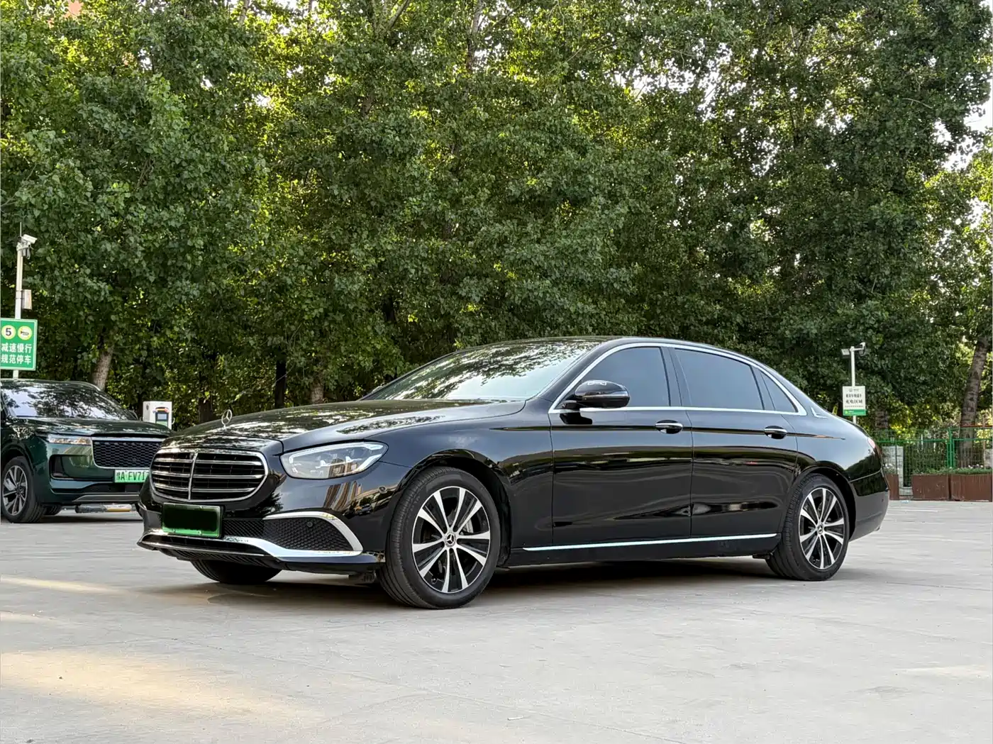 Mercedes-Benz E-Class New Energy 2022 E 350 e L Plug-in Hybrid Sedan