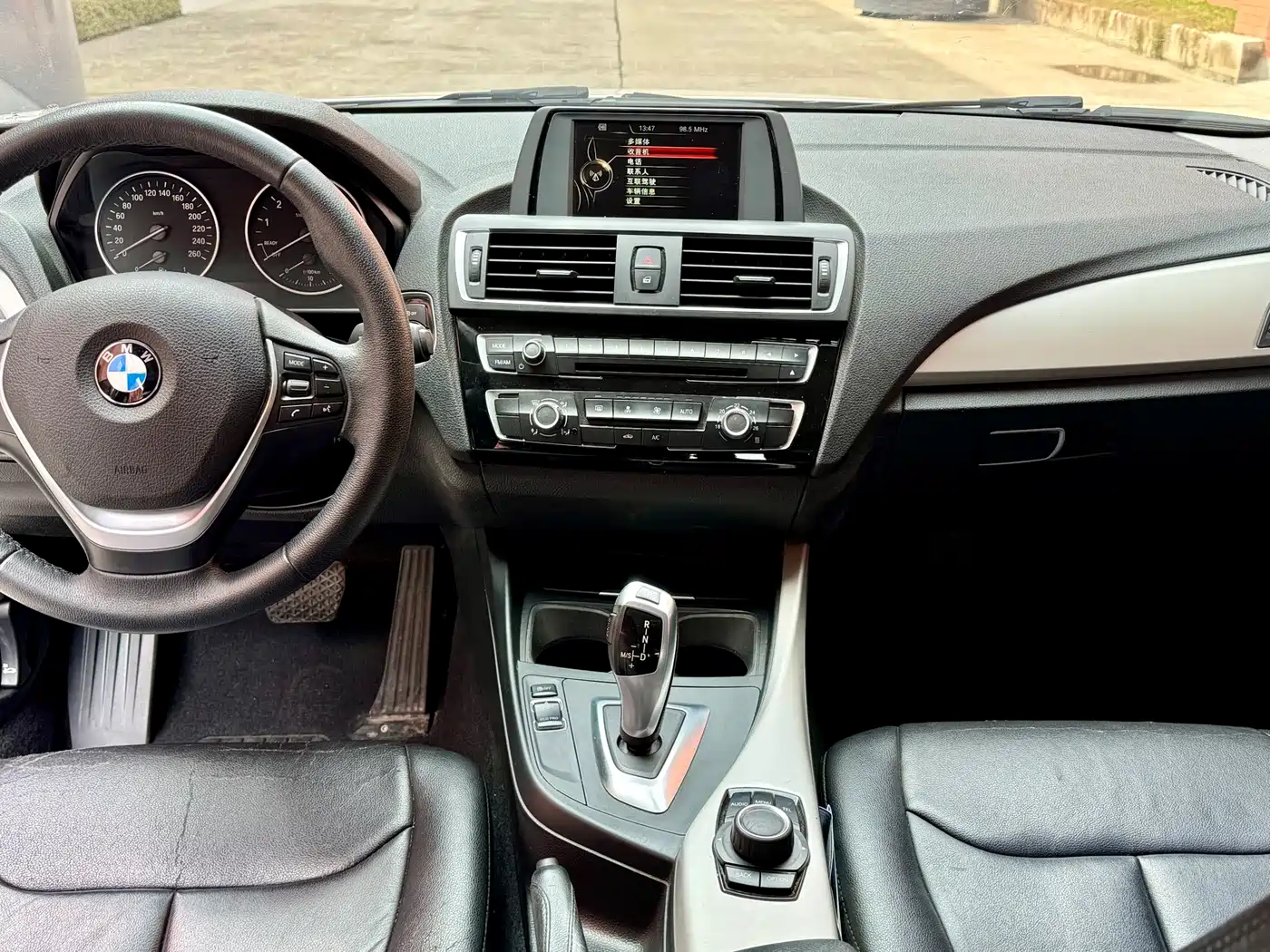 BMW 1 Series (Import) 2016 118i Leading фото 9