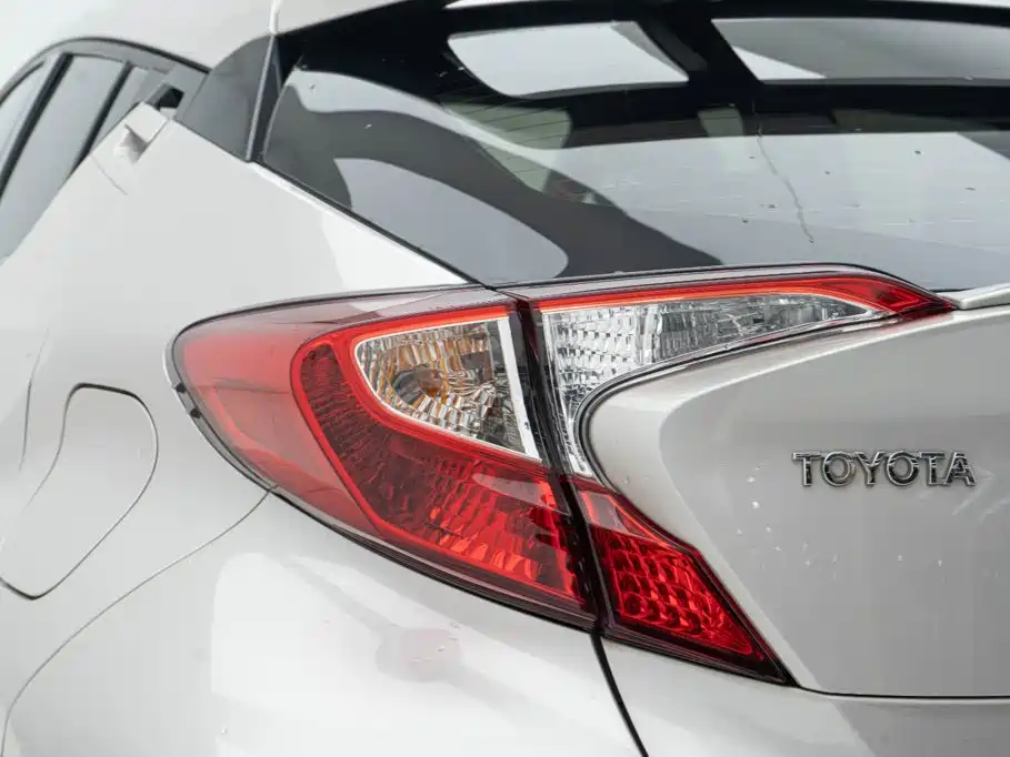 Toyota C-HR 2020 2020 Model 2.0L Leading