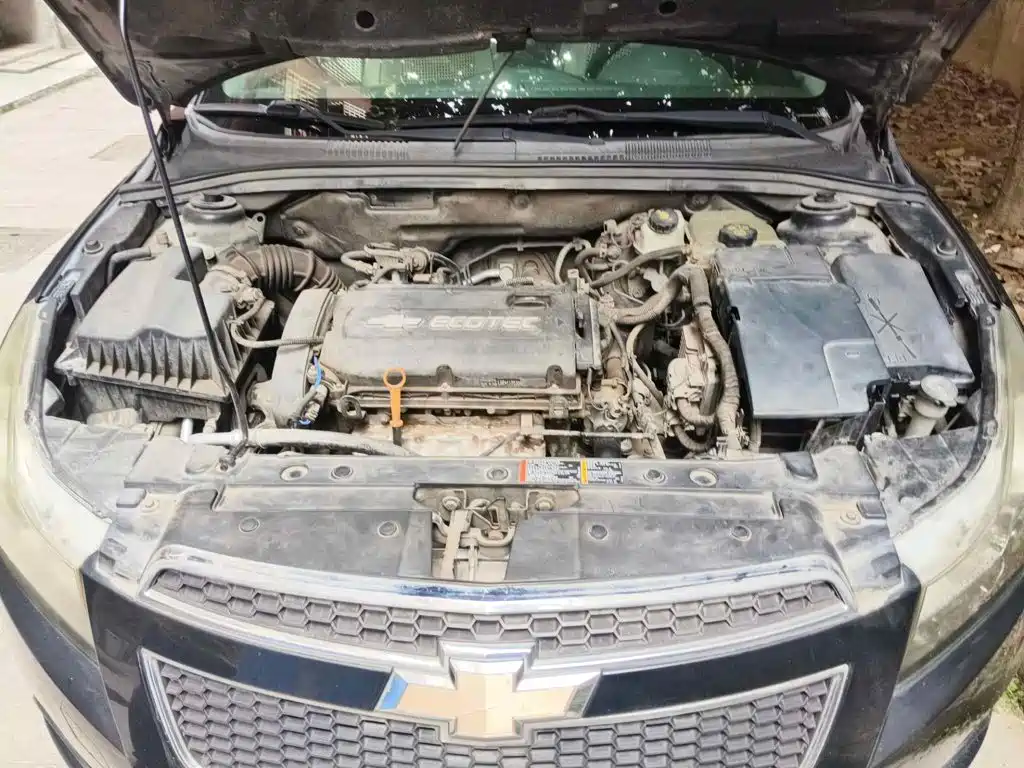Photo 3 - Chevrolet Cruze