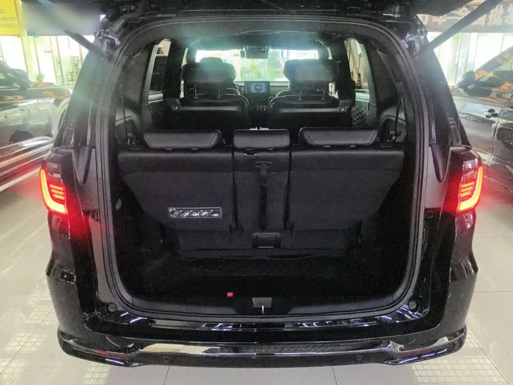 Honda Elysion 2024 2024 2.0L e:HEV Luxury Edition