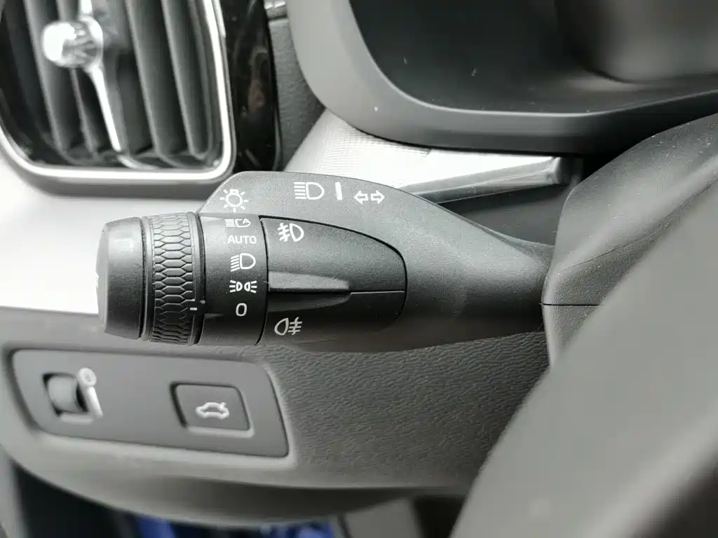 Фото 21 - Volvo XC60
